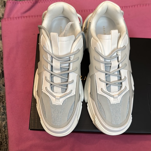 Women’s or girls sneakers size 8 - Picture 4 of 4